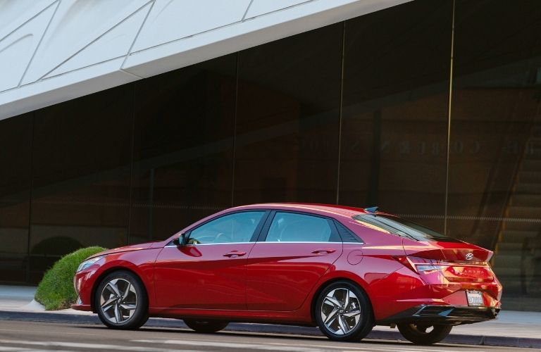 2022 Hyundai Elantra side quarter view