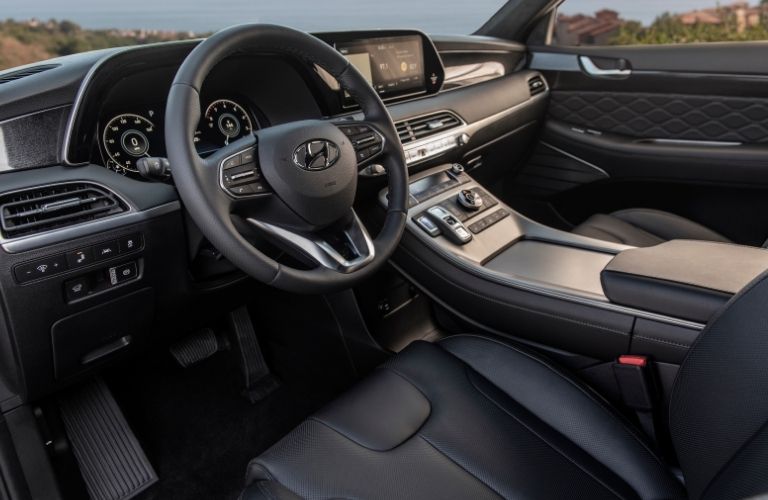 2022 Hyundai Palisade steering wheel and center console