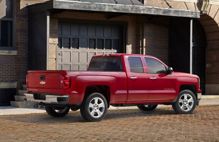 Rear side view of the 2015 Chevrolet Silverado