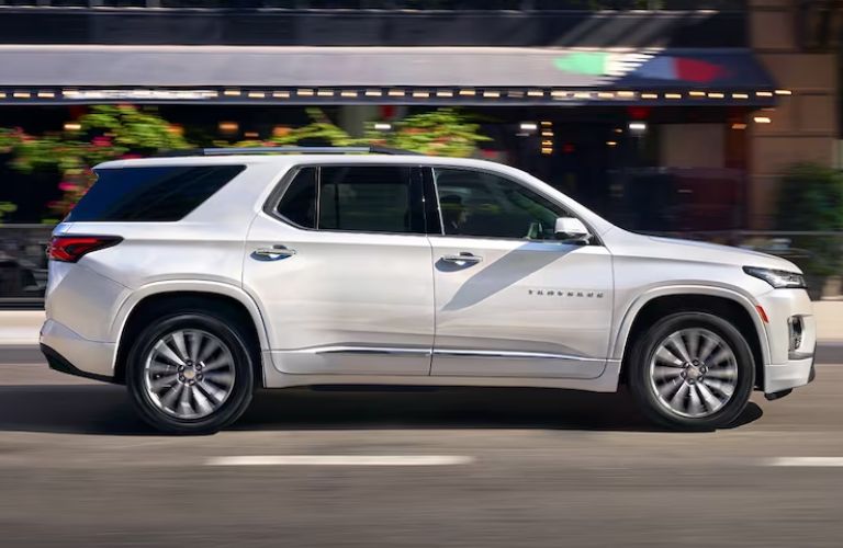 Side view of the 2023 Chevrolet Traverse